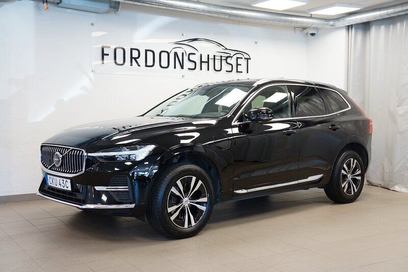 Svart Begagnad 2022 Volvo XC60 Core SUV | 399 000 kr (Superpris) - Bild 1/4