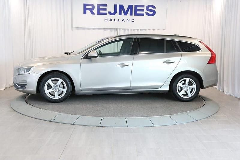 Begagnad Volvo V60 Business Edition 184 HK (135 kW) 2014 Brun Kombi