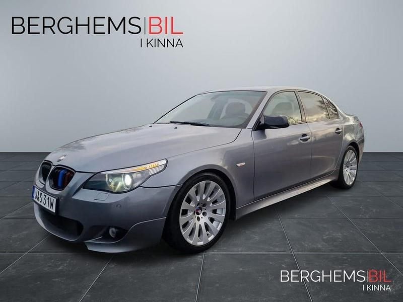 Grå Begagnad 2005 BMW 535 M Sport Sedan | 109 900 kr (Superpris) - Bild 1/4