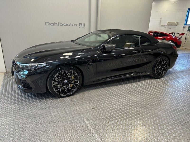 Svart Begagnad 2020 BMW M8 Competition Edition Sportkupé | 1 199 000 kr - Bild 1/4