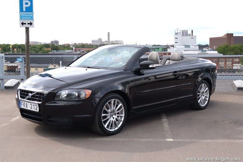 Svart samma som bilen Begagnad 2008 Volvo C70 Summum Cab | 94 500 kr (Dyr) - Bild 1/4