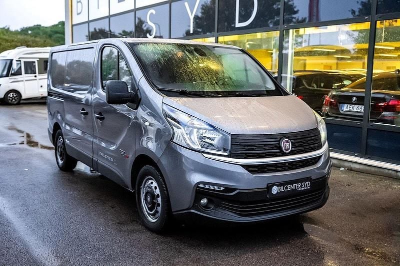 Grå Begagnad 2017 Fiat Talento Van | 99 900 kr (Marknadspris) - Bild 1/4
