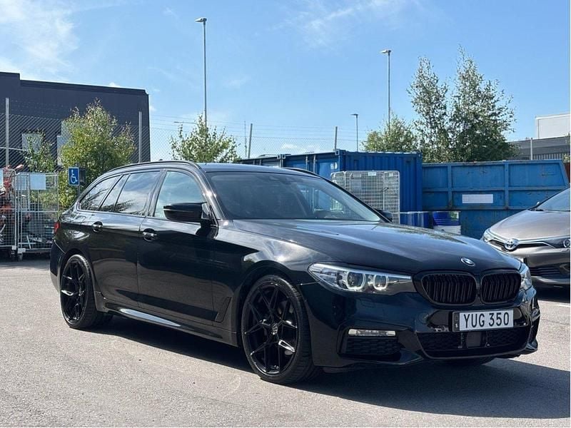 Grå Begagnad 2018 BMW 520 Sport Line Kombi | 210 000 kr (Bra pris) - Bild 1/4