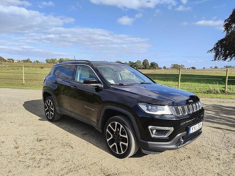 Svart Begagnad 2018 Jeep Compass SUV | 180 000 kr (Marknadspris) - Bild 1/4