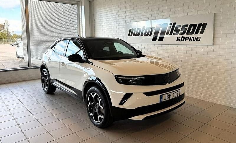 Vit Ny 2025 Opel Mokka SUV | 319 900 kr (Marknadspris) - Bild 1/4