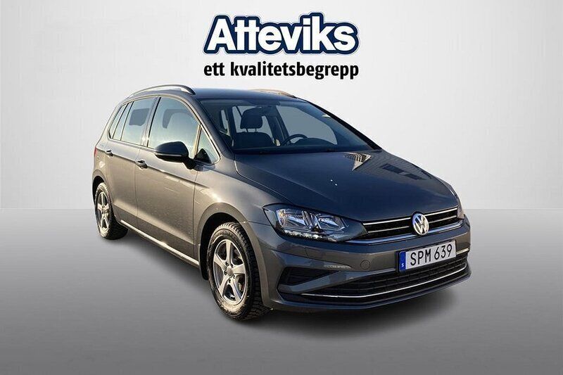 Mörkgrå (grå) Begagnad 2018 VW Golf VII Halvkombi | 159 900 kr (Lite dyr) - Bild 1/4