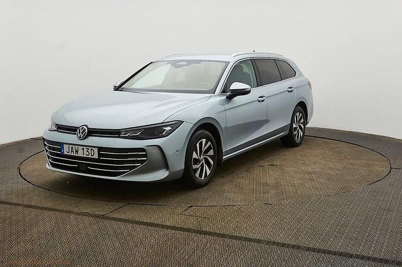 Begagnad VW Passat 150 HK (110 kW) 2024 Silver Kombi