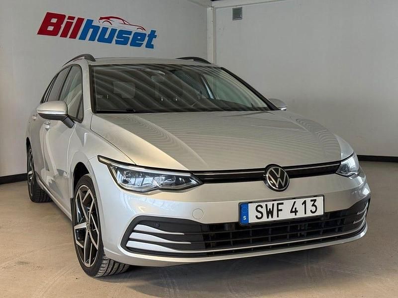 Begagnad VW Golf VIII 131 HK (96 kW) 2022 Silver Kombi