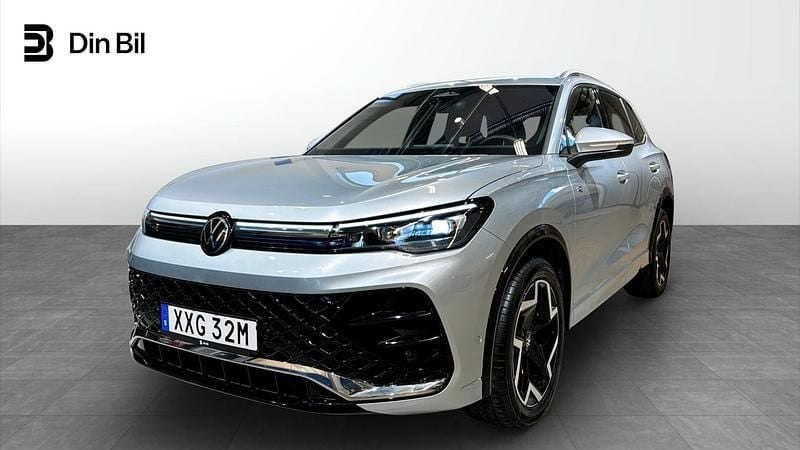 Silver Begagnad 2025 VW Tiguan R-line SUV | 479 900 kr (Marknadspris) - Bild 1/4