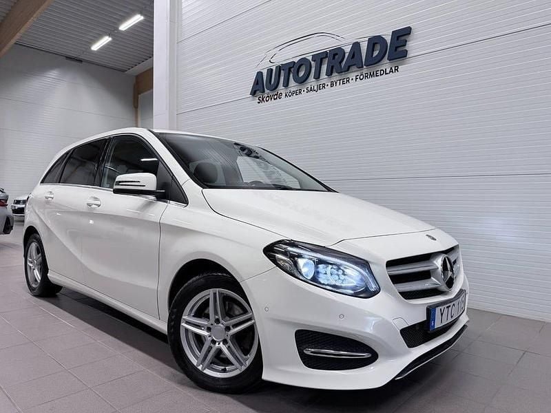 Begagnad Mercedes B200 Urban 156 HK (114 kW) 2019 Vit Minibuss