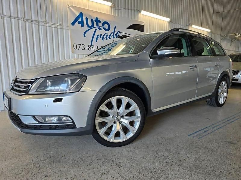 Silver Begagnad 2014 VW Passat Alltrack Kombi | 134 900 kr (Lite dyr) - Bild 1/4