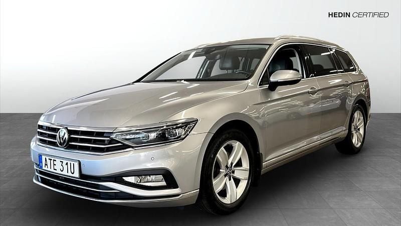 Silver Begagnad 2019 VW Passat Kombi | 249 900 kr (Marknadspris) - Bild 1/4