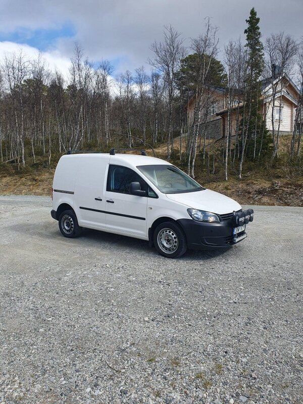 Vit Begagnad 2013 VW Caddy Minibuss | 89 000 kr (Marknadspris) - Bild 1/4
