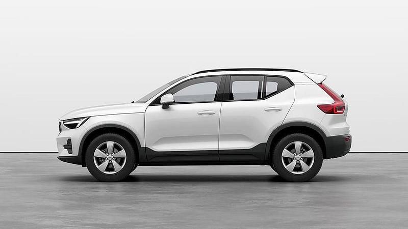 Vit Begagnad 2023 Volvo XC40 SUV | 349 500 kr (Marknadspris) - Bild 1/4