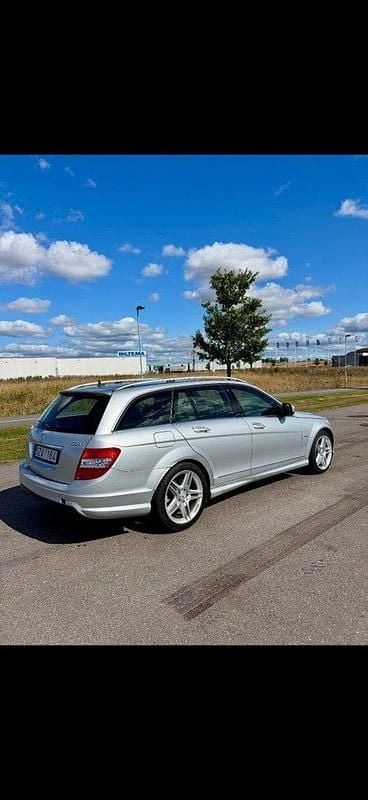Silver Begagnad 2008 Mercedes C220 Avantgarde Kombi | 49 900 kr (Bra pris) - Bild 1/4