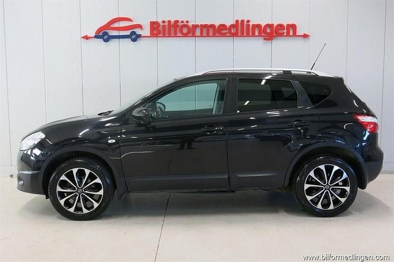 Svart samma som bilen Begagnad 2012 Nissan Qashqai SUV | 69 900 kr (Superpris) - Bild 1/4