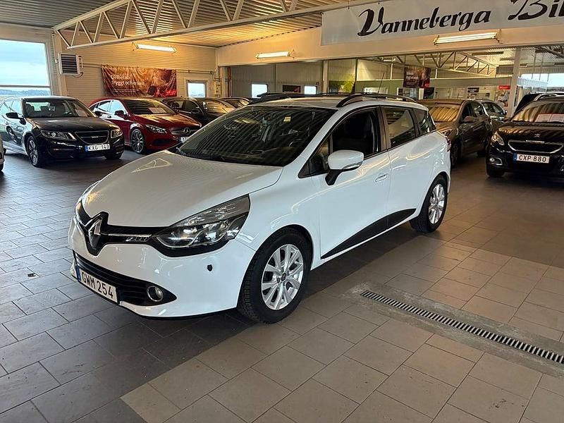 Begagnad Renault Clio GrandTour Expression 90 HK (66 kW) 2015 Vit Kombi