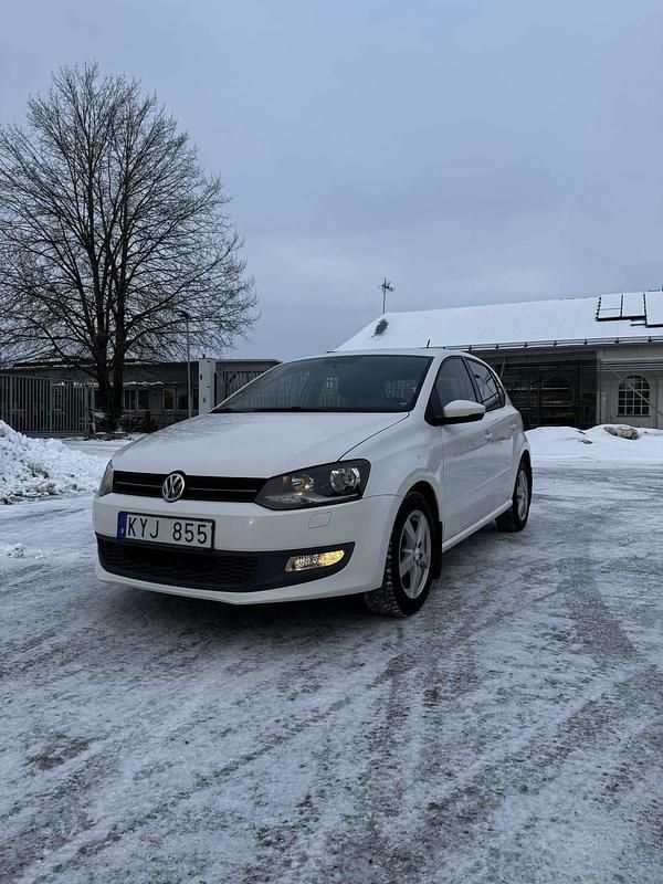 Begagnad VW Polo 90 HK (66 kW) 2011 Halvkombi
