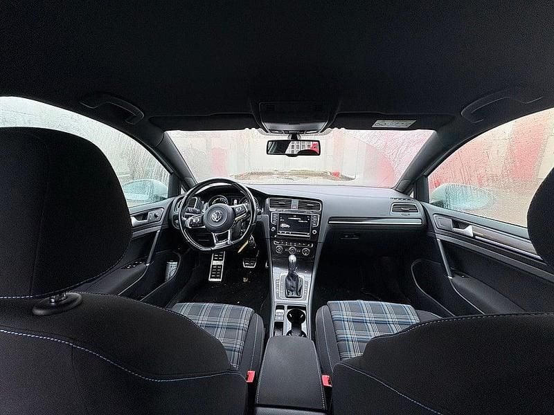 Begagnad VW Golf VII GTE 204 HK (150 kW) 2016 Vit Halvkombi