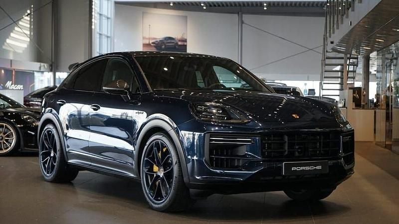 Blå Begagnad 2024 Porsche Cayenne Turbo SUV | 2 195 000 kr - Bild 1/4