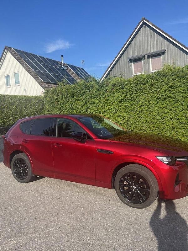 Röd Begagnad 2023 Mazda CX-60 Homura-Line SUV | 455 000 kr (Marknadspris) - Bild 1/4