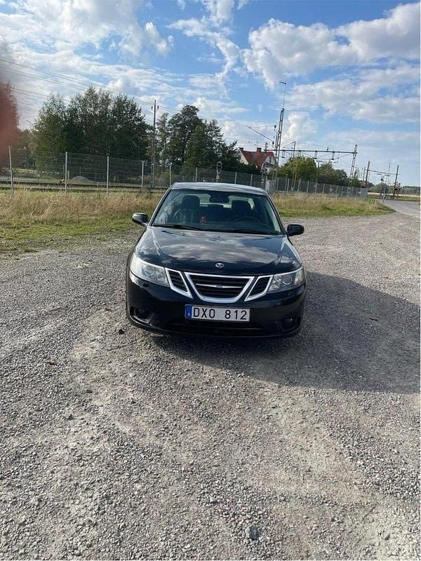 Svart Begagnad 2010 Saab 9-3 Vector Sedan | 35 500 kr (Bra pris) - Bild 1/4