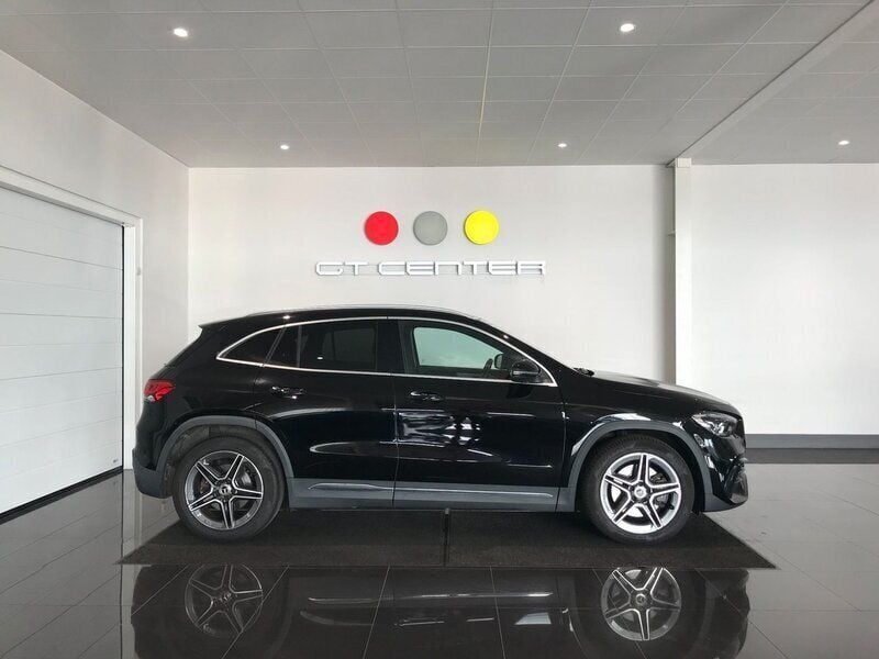 Svart Begagnad 2020 Mercedes GLA250 AMG SUV | 369 000 kr - Bild 1/4