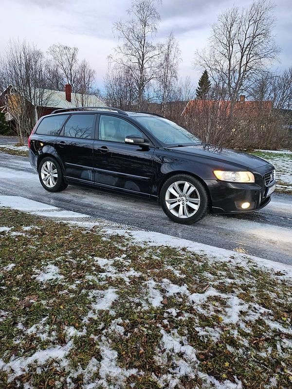 Begagnad 2008 Volvo V50 Kombi | 19 900 kr (Marknadspris) - Bild 1/4