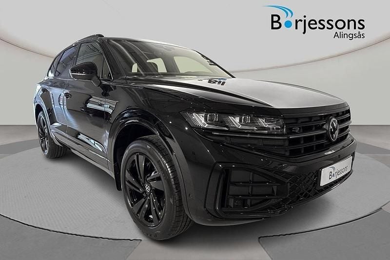 Svart Ny 2026 VW Touareg SUV | 856 900 kr (Superpris) - Bild 1/4