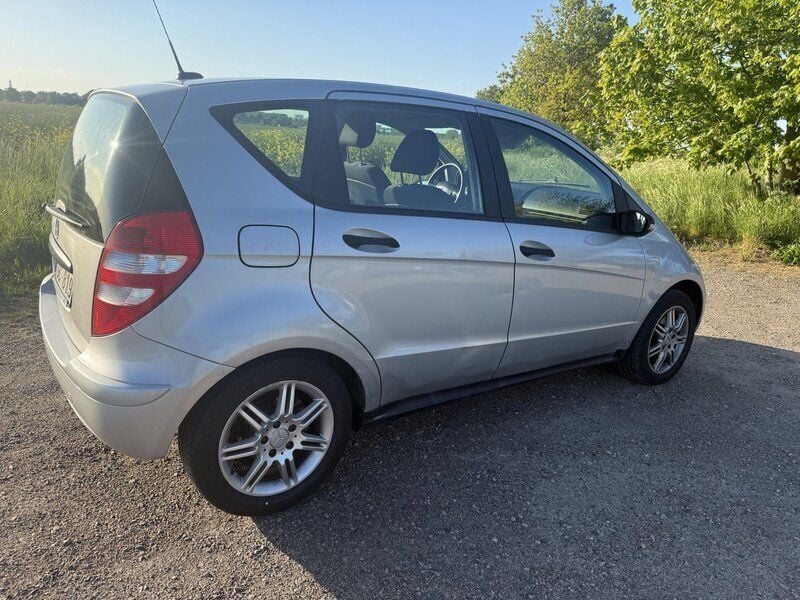 Silver Begagnad 2007 Mercedes A150 Classic Halvkombi | 33 000 kr (Marknadspris) - Bild 1/3