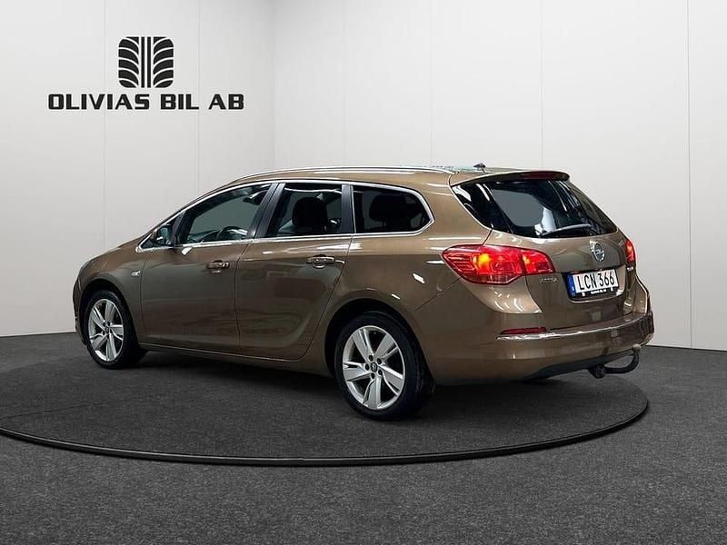 Begagnad Opel Astra drive 140 HK (102 kW) 2016 Brun Kombi