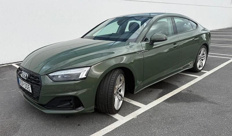 Grön Begagnad 2020 Audi A5 Sportback Halvkombi | 298 000 kr (Marknadspris) - Bild 1/4