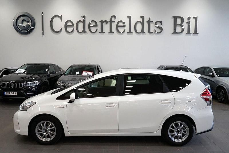 Vit Begagnad 2018 Toyota Prius+ Minibuss | 269 900 kr (Dyr) - Bild 1/4