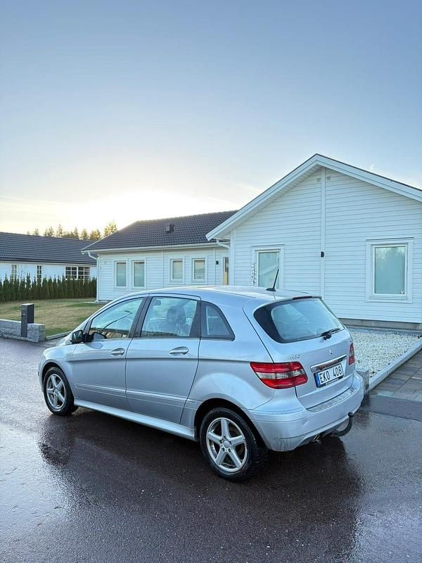 Begagnad 2010 Mercedes B180 Minibuss | 57 900 kr - Bild 1/4