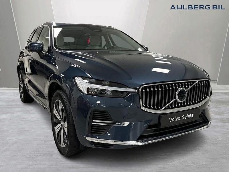 Blå Begagnad 2025 Volvo XC60 Plus SUV | 549 500 kr (Lite dyr) - Bild 1/3