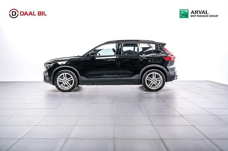Begagnad Volvo XC40 Single Motor 175 kW (238 HK) 2022 Svart SUV
