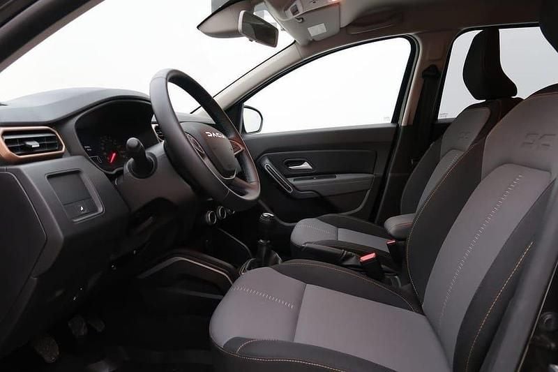 Begagnad Dacia Duster Extreme 151 HK (111 kW) 2023 Svart SUV