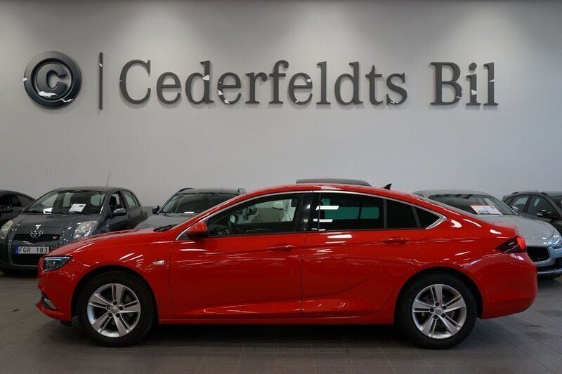 Röd Begagnad 2020 Opel Insignia Sport Halvkombi | 179 900 kr - Bild 1/4
