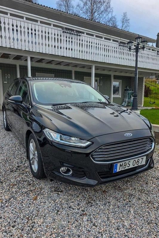 Svart Begagnad 2016 Ford Mondeo Business Edition Kombi | 159 000 kr (Dyr) - Bild 1/4