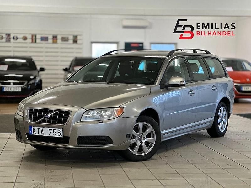 Begagnad Volvo V70 Kinetic 145 HK (106 kW) 2010 Ljusbrun Kombi