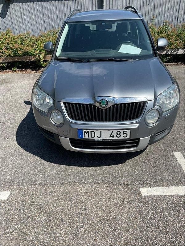 Grå Begagnad 2012 Skoda Yeti Ambition SUV | 26 000 kr (Superpris) - Bild 1/4