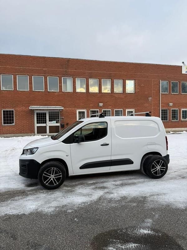Begagnad Peugeot Partner 76 HK (55 kW) 2020 Vit Minibuss