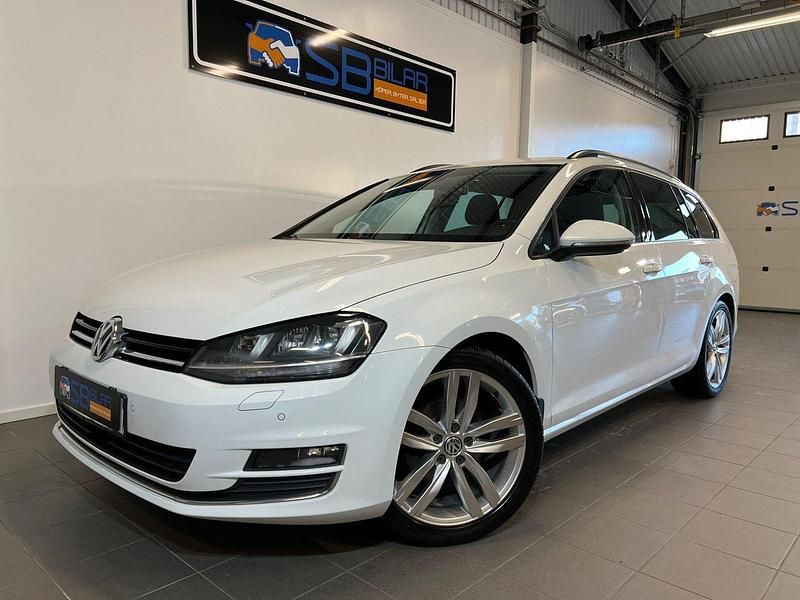 Vit Begagnad 2014 VW Golf VII R-line Kombi | 109 900 kr (Dyr) - Bild 1/4