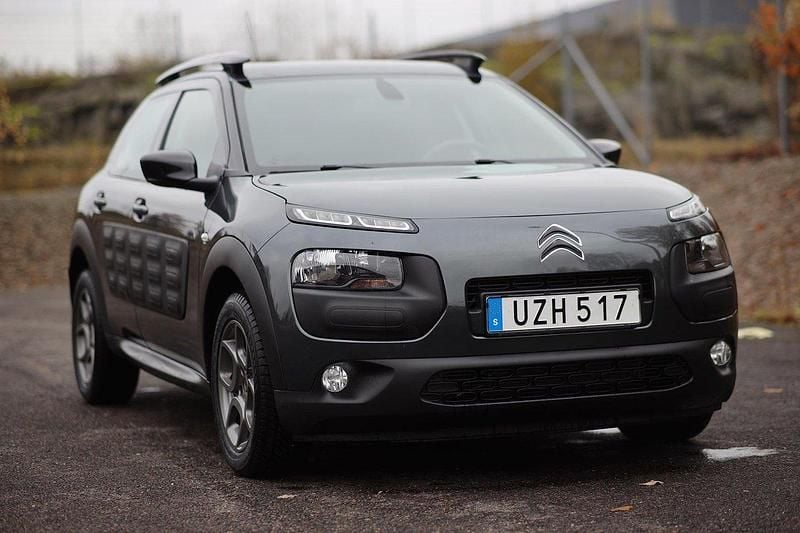Grå Begagnad 2014 Citroën C4 Cactus Halvkombi | 119 000 kr (Dyr) - Bild 1/4
