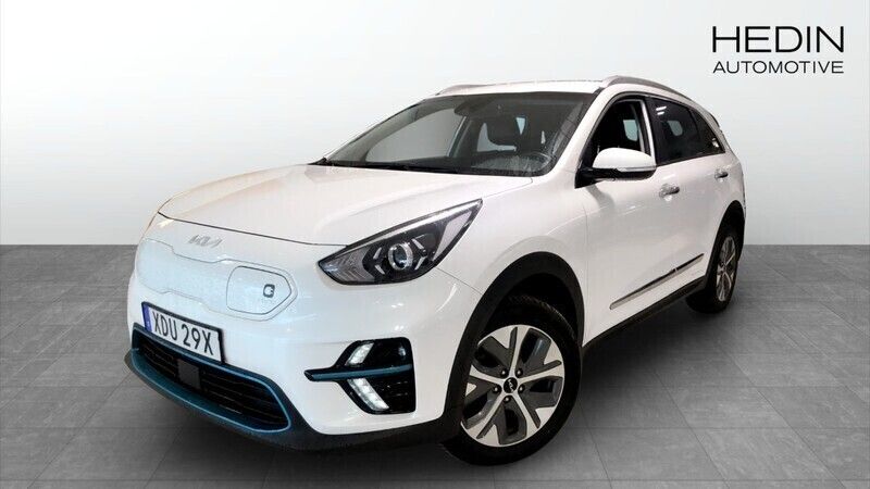 Vit (white) Begagnad 2021 Kia e-Niro 2 SUV | 249 900 kr (Bra pris) - Bild 1/4