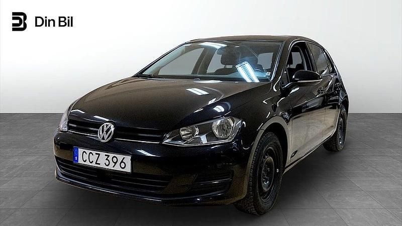 Deep black pearl Begagnad 2016 VW Golf VII Halvkombi | 129 900 kr (Marknadspris) - Bild 1/4