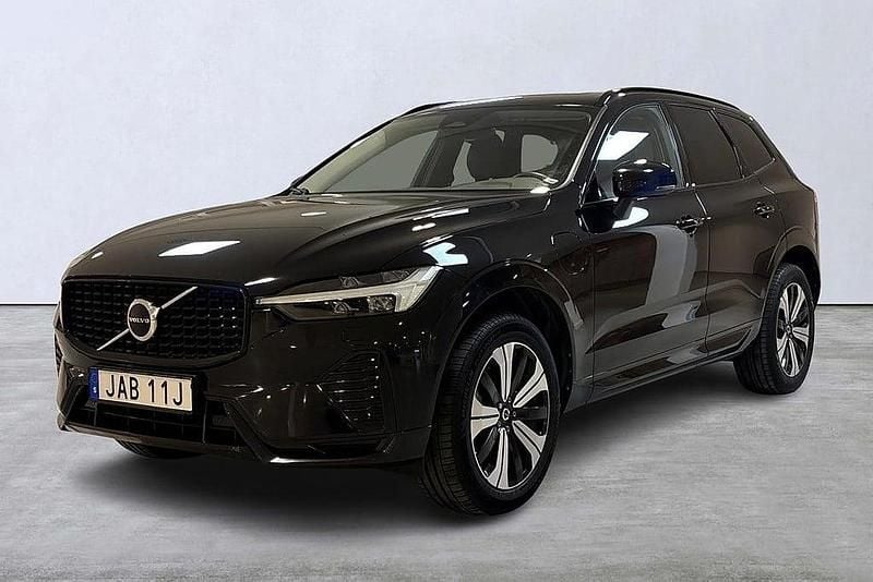 Svart Begagnad 2022 Volvo XC60 Plus SUV | 379 900 kr (Marknadspris) - Bild 1/4