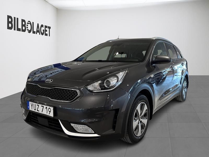 Grå Begagnad 2017 Kia Niro SUV | 145 500 kr (Marknadspris) - Bild 1/4