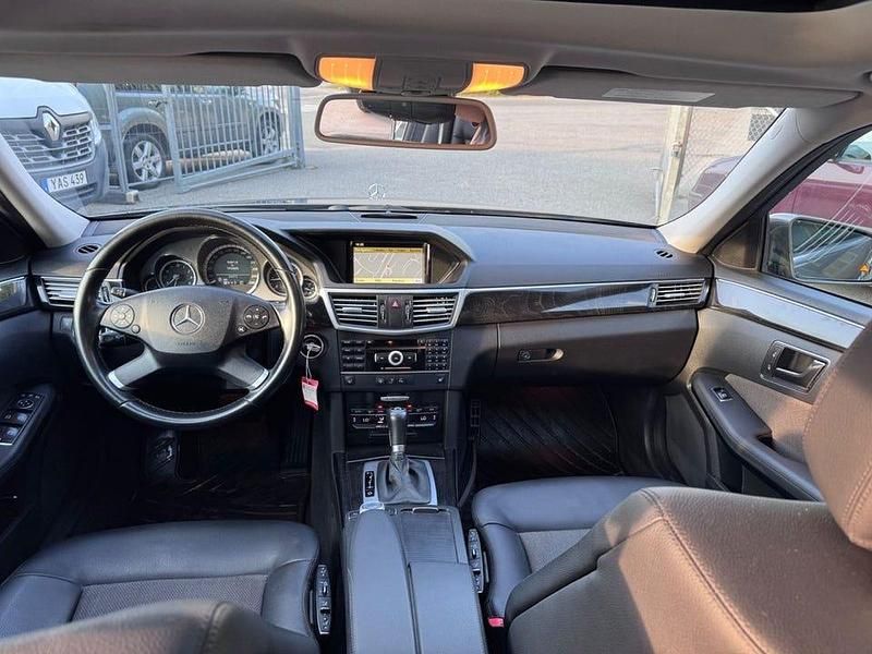 Begagnad Mercedes E250 Avantgarde 204 HK (150 kW) 2010 Mörkbrun Sedan