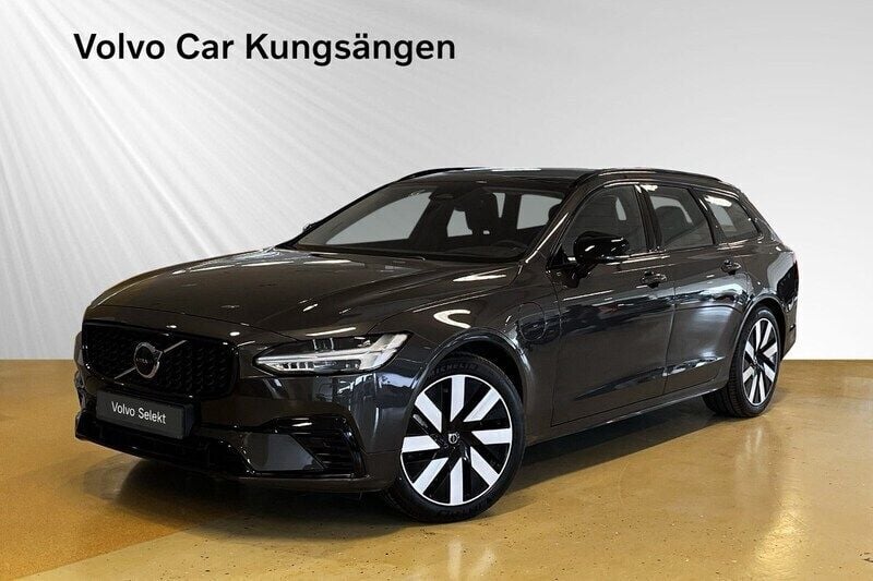 Grå Begagnad 2024 Volvo V90 Plus Kombi | 539 900 kr (Marknadspris) - Bild 1/3